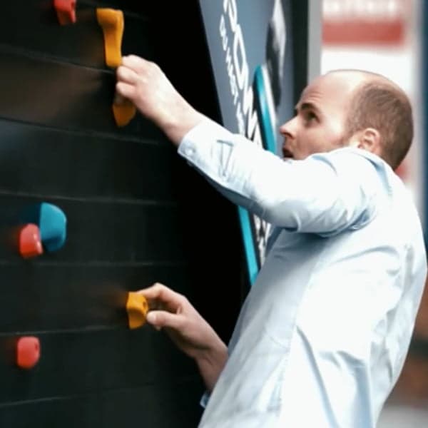 Valla interactiva de Powerade en Berlín diseñada por Ogilvy