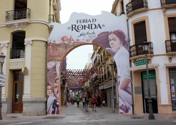 imagen destacada del post La Feria de Ronda rinde tributo al pintor Haruta con una portada diseñada por Nömad